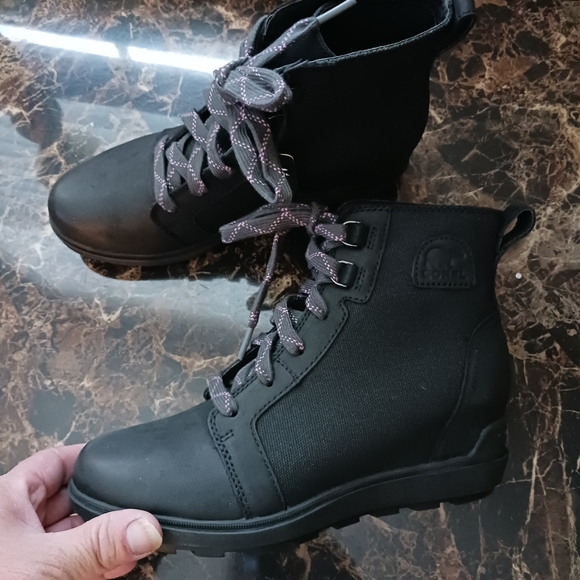 Sorel Shoes - ⚫️  Sorel Evie II Lace Waterproof Hidden WedgeShoes/BootiesSize 9.5 for Women